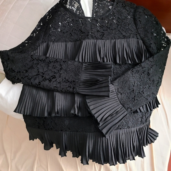 J Crew NWOT Size 0 black blouse. Never worn - Picture 3 of 8